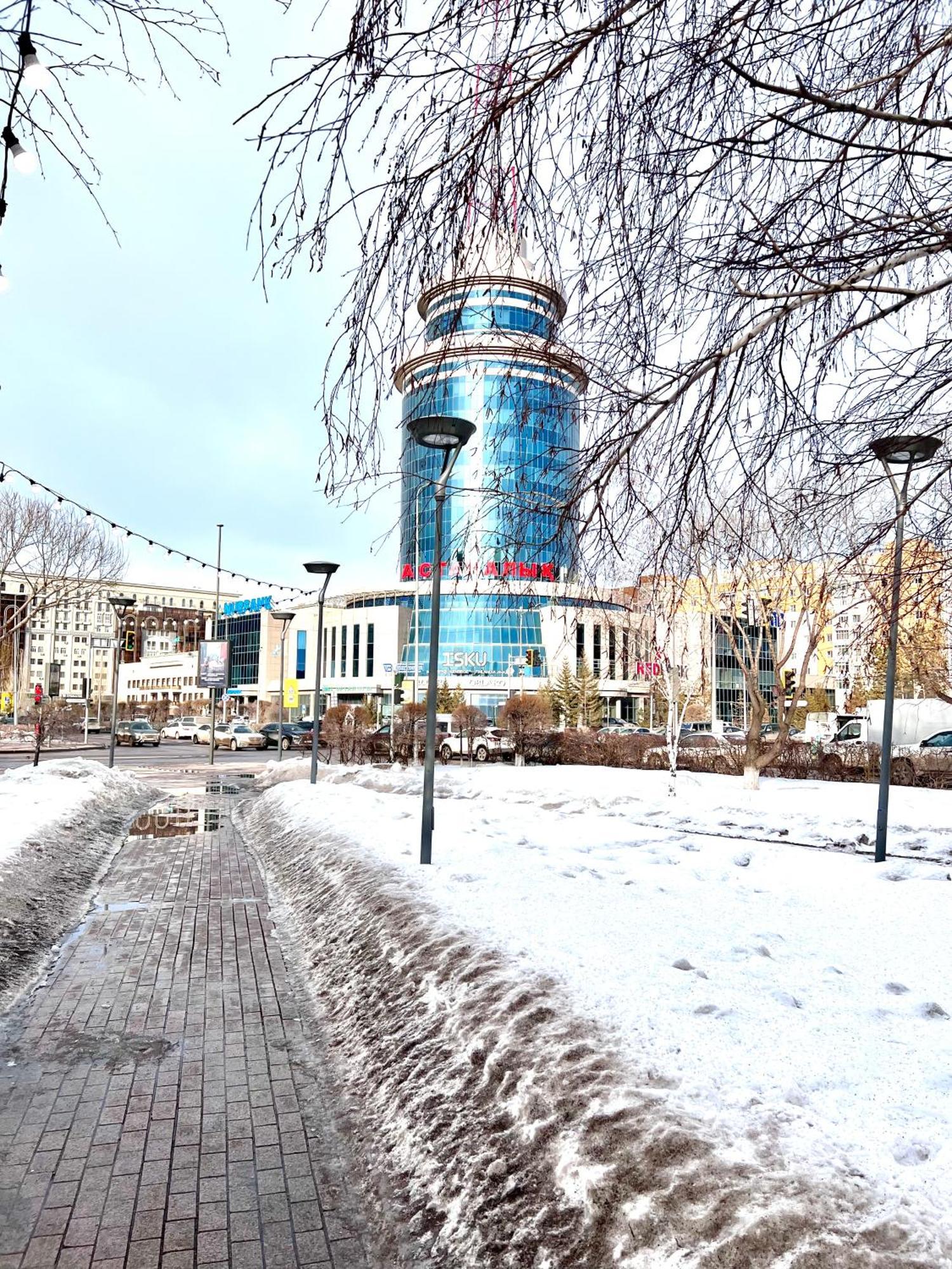 7 Очень Теплая Возле Байтерека Квартира Для 1-4 Человек أستانا المظهر الخارجي الصورة